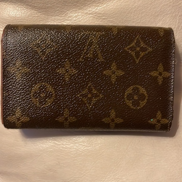 Louis Vuitton Dani closure wallet - Picture 2 of 11